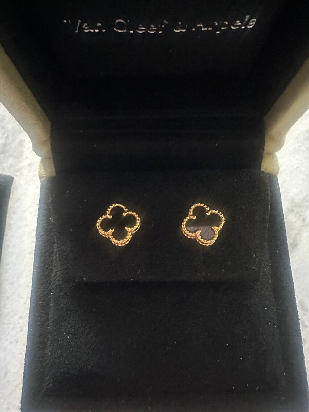 Van Cleef & Arpels Sweet Alhambra Earstuds in Onyx and Yellow Gold